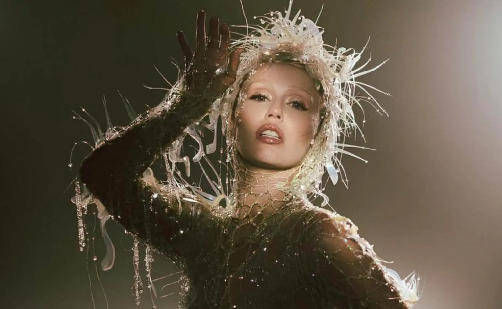 Miley Cyrus vuelve por todo lo&nbsp;alto