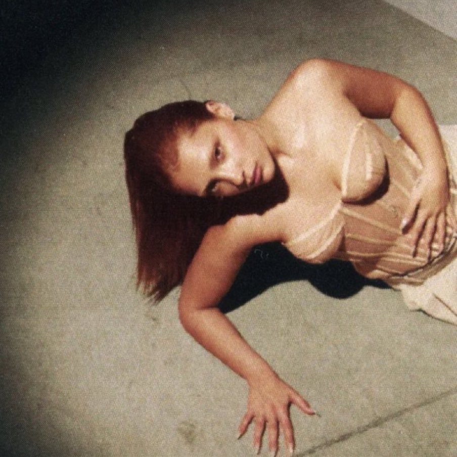 VIOLETA: sensibilidad a flor de piel en un debut que&nbsp;promete